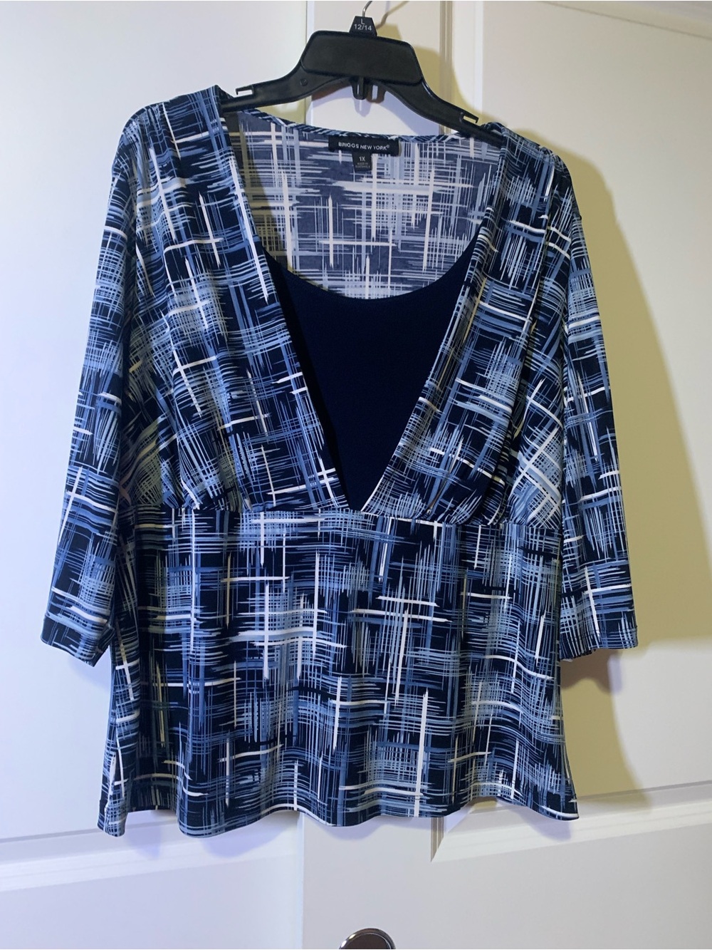 Briggs New York Navy and White Patterned V-Neck Long Sleeve Top